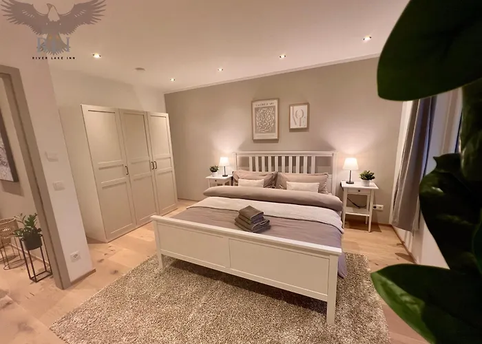 River - Muldestausee Pouch